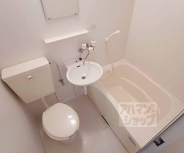 バス・シャワールーム　３点ユニットバスです