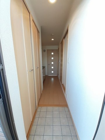 玄関　落ち着いた玄関です