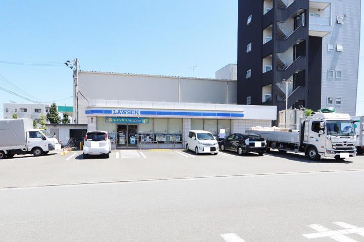 コンビニ　ローソン徳島中洲３丁目店（コンビニ）まで443m