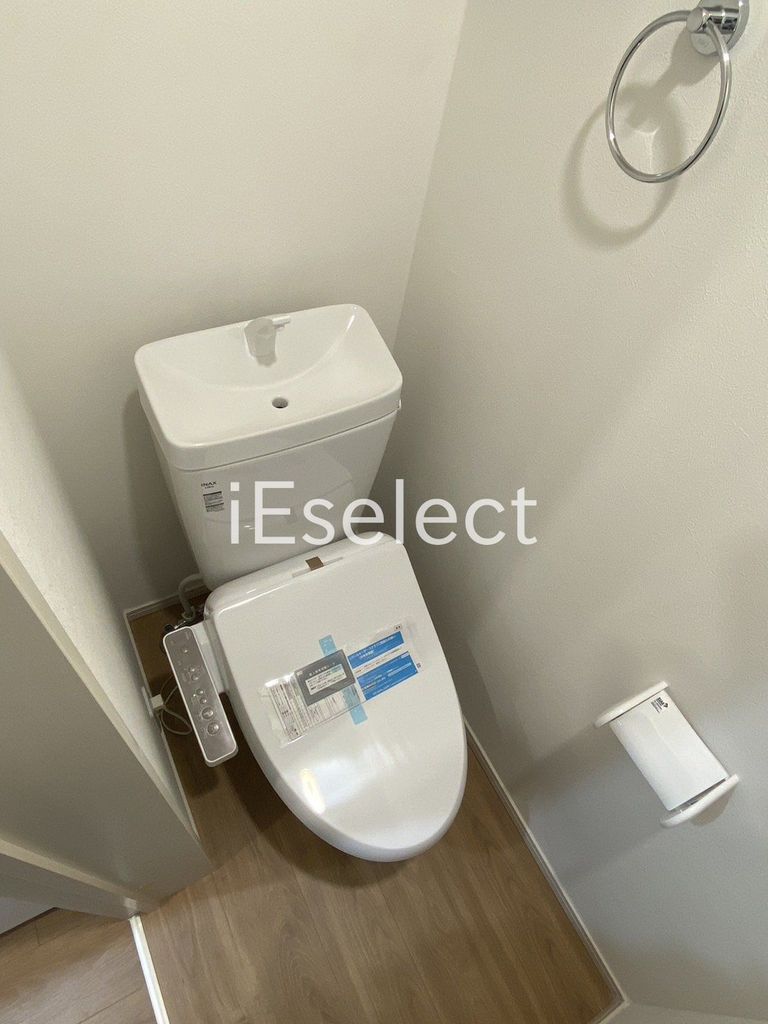 トイレ　温水洗浄便座付き