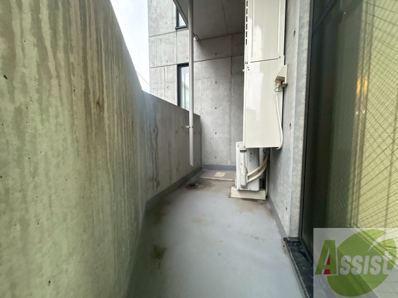 バルコニー　バルコニーです。洗濯物を干したり一息ついたりできますね！