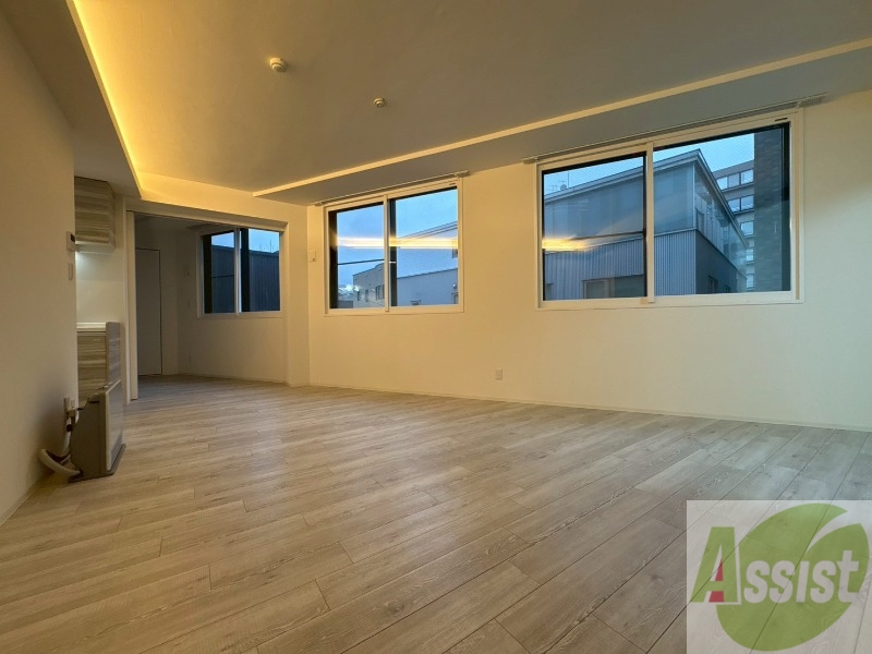 居室・リビング　広々としたリビングですね。使い勝手がよさそうですね！