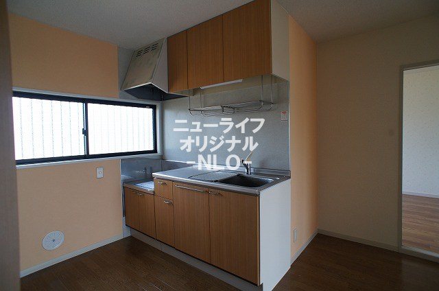 キッチン　上下に収納スぺスが充実しているので水回りがスッキリ使えます☆