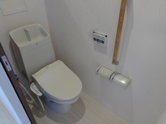 トイレ　落ち着いたトイレです