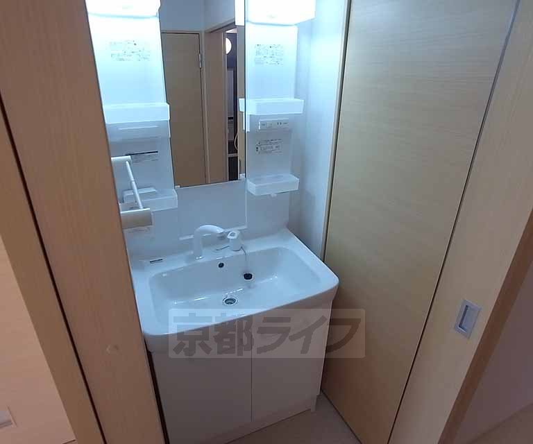 洗面設備　独立洗面台です。