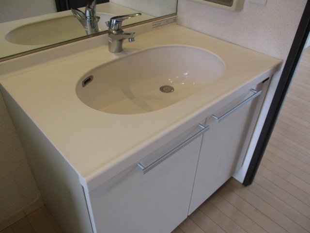 洗面設備　朝の身支度には欠かせない独立洗面化粧台