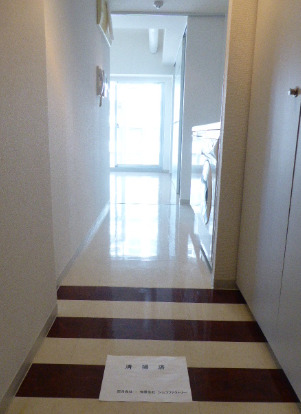 玄関　※別部屋の参考写真です。