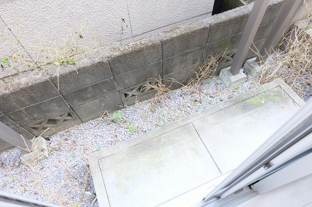 バルコニー　写真は同建物の別部屋を参考に掲載しております。