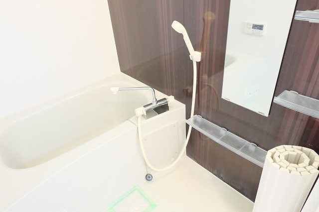 バス・シャワールーム　写真は同建物の別部屋を参考に掲載しております。