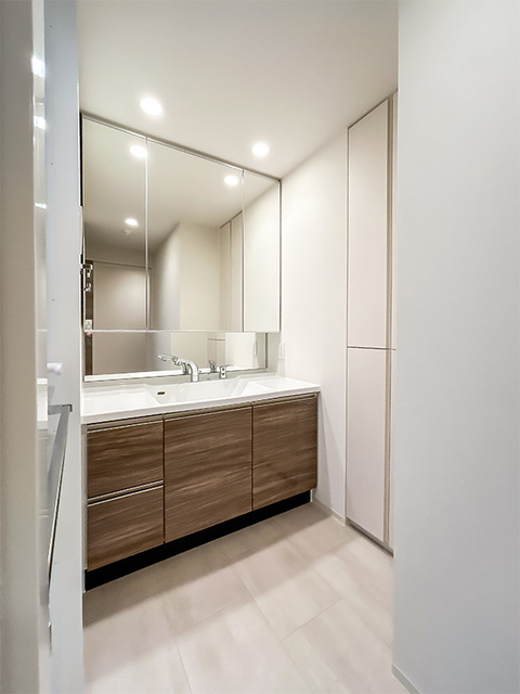 洗面設備　※写真は同タイプ住戸です。