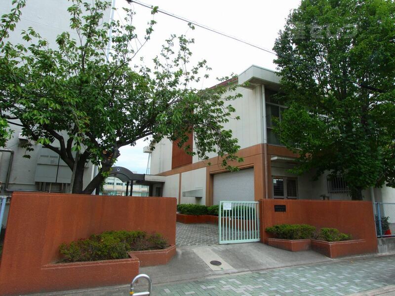 小学校　内山小学校（小学校）まで390m