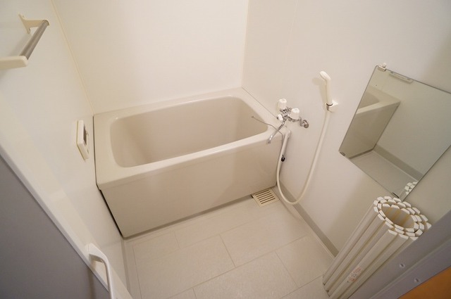 バス・シャワールーム　別部屋の写真です。