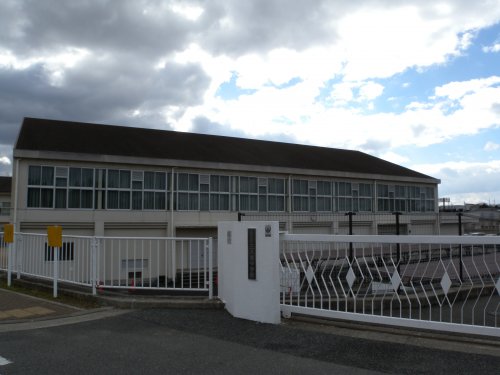 中学校　三木市立三木東中学校（中学校）まで1940m