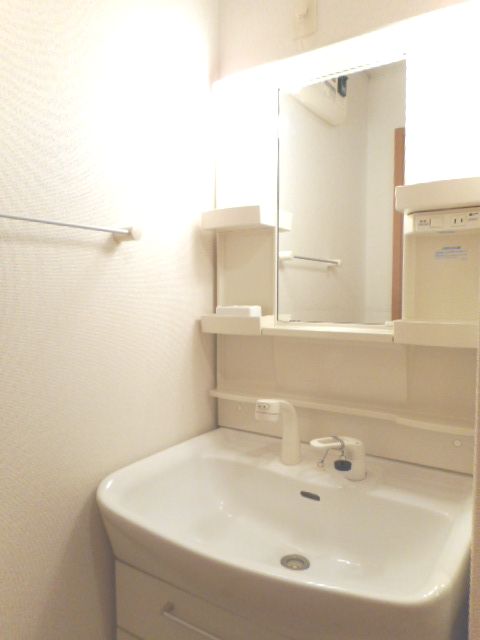 洗面設備　※同物件・同タイプの写真です。