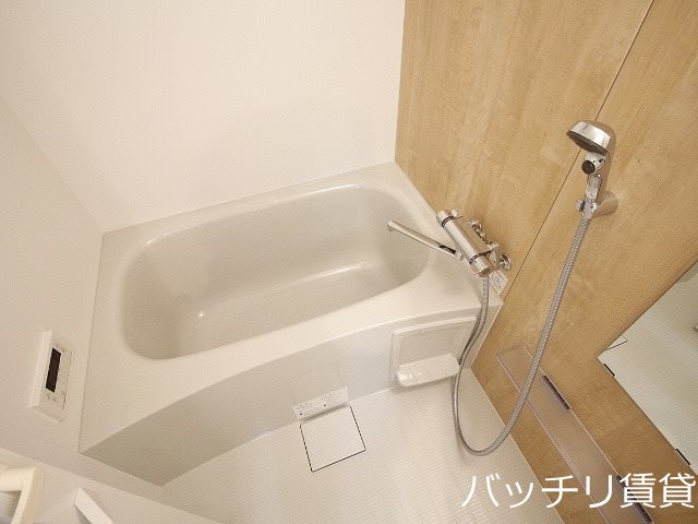 バス・シャワールーム　類似写真使用のため、現状優先致します。