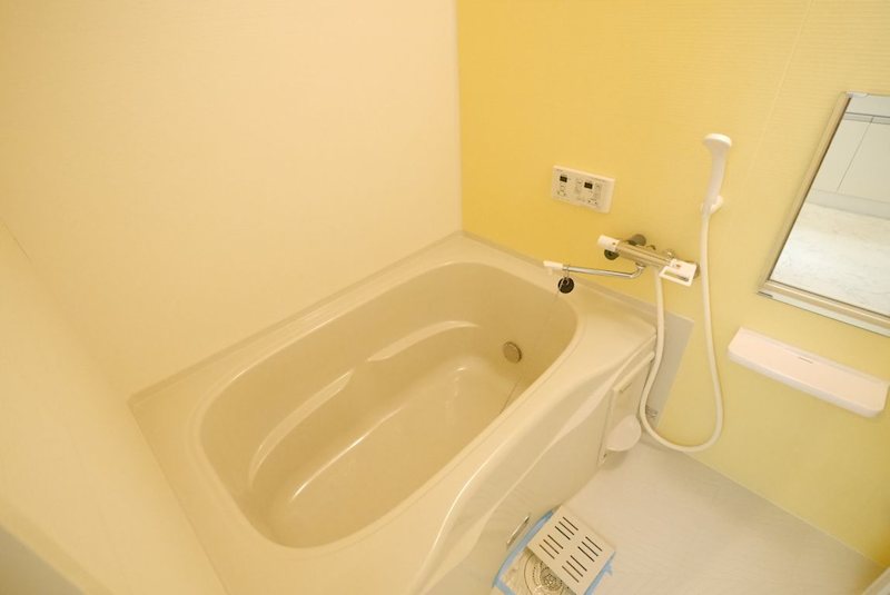 バス・シャワールーム　追焚き給湯付き