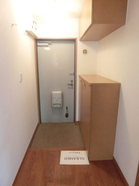 玄関　下駄箱付玄関