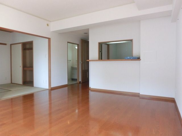 居室・リビング　広々としたリビング