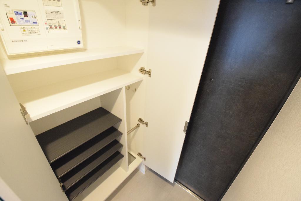 玄関　下駄箱