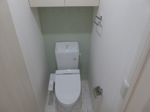 トイレ　２０２　温水洗浄便座付きトイレ