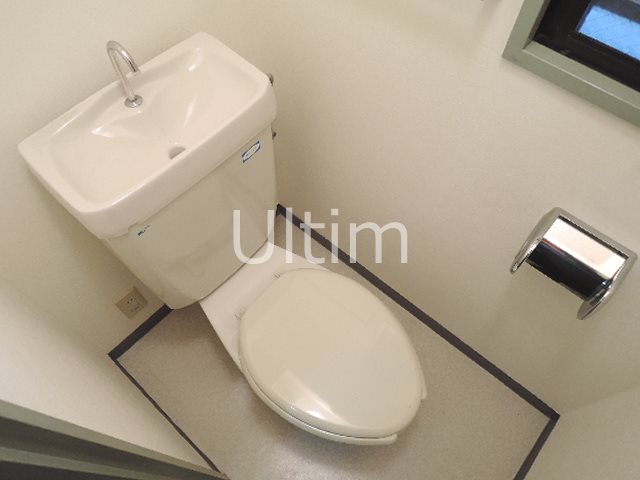 トイレ　別部屋のお写真です。ご参考までに！