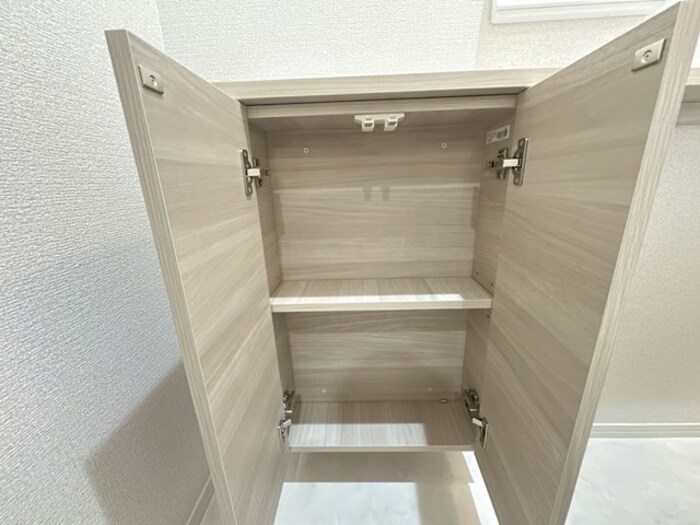 トイレ　トイレ収納