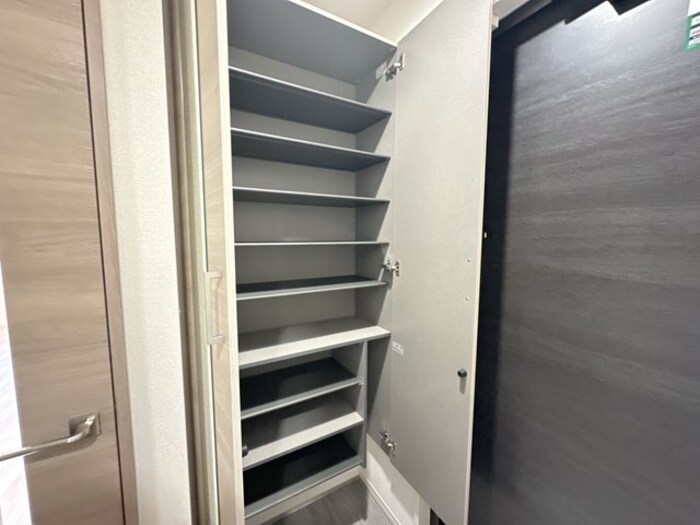収納　シューズボックス