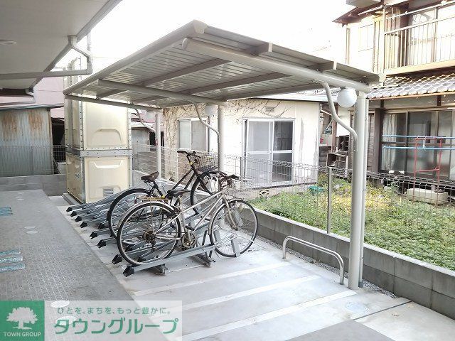 その他　屋根付き駐輪場