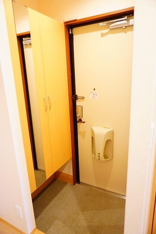 玄関　玄関収納あり