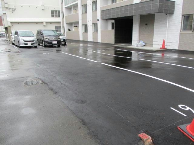 駐車場　駐車場