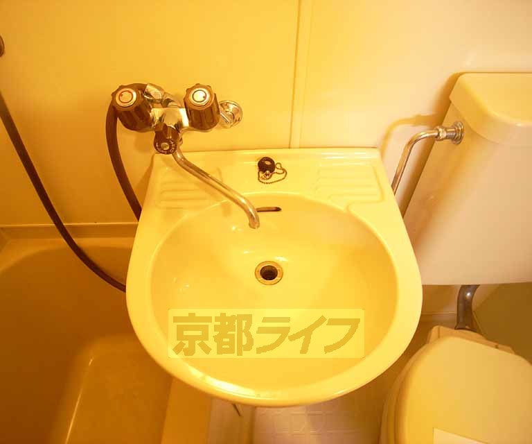 洗面設備　洗面台です。