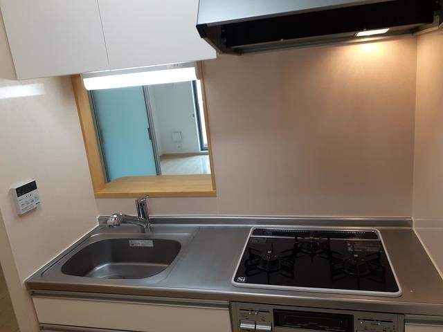 キッチン　調理の幅を広げるグリル付きキッチンです