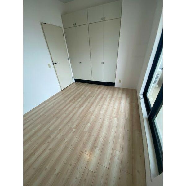 眺望　明るい洋室