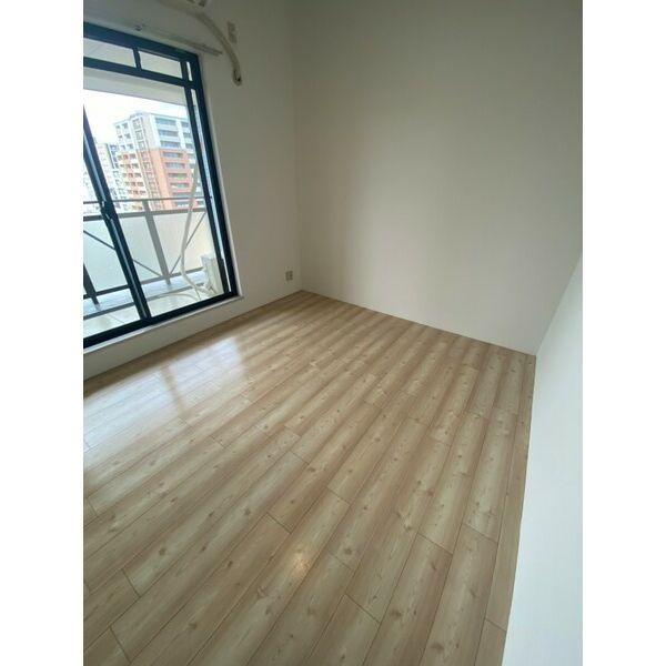 駐車場　きれいな洋室