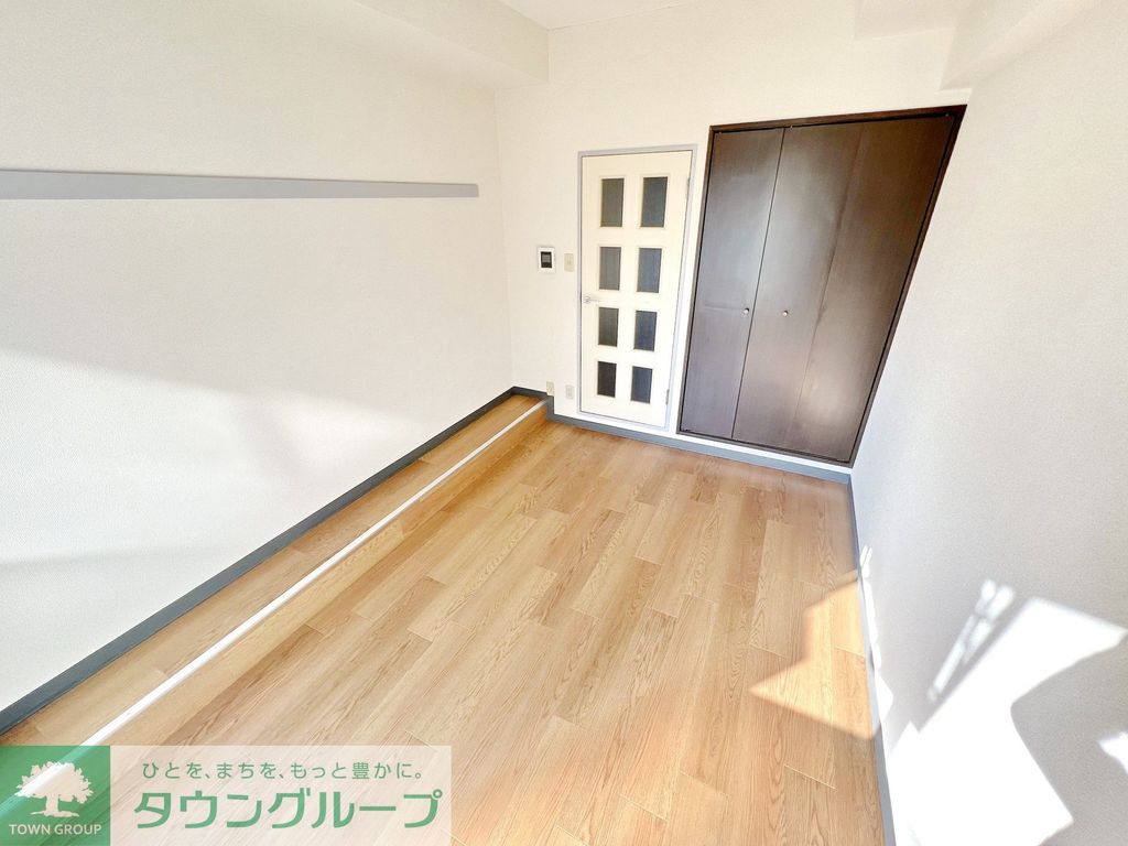 居室・リビング　※別部屋参考写真です