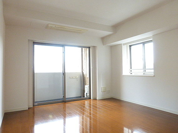 居室・リビング　※別部屋の参考写真です。