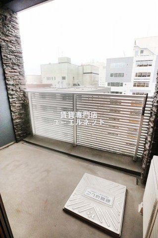 バルコニー　バルコニー付きで採光＆風通し良好！