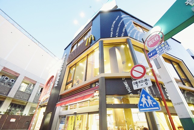 飲食店　マクドナルド 日吉駅前店（飲食店）まで225m