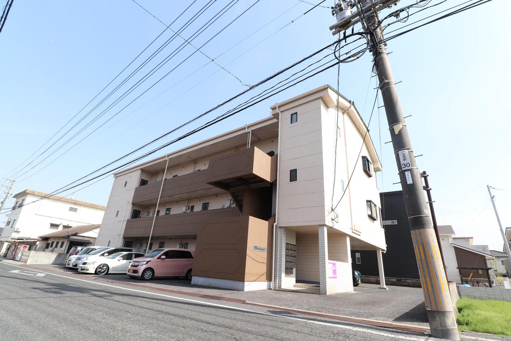 建物外観　鉄骨マンションタイプの物件♪