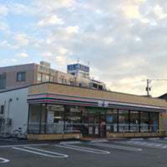 コンビニ　セブンイレブン金沢京町店（コンビニ）まで500m