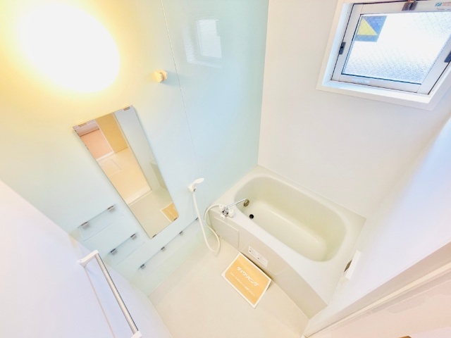 バス・シャワールーム　同一建物内２０１号室内装写真転載