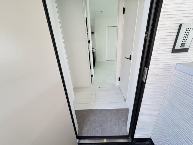 玄関　同マンション別号室参考写真