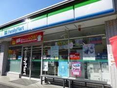 コンビニ　ファミリーマート西ヶ原四丁目店（コンビニ）まで352m