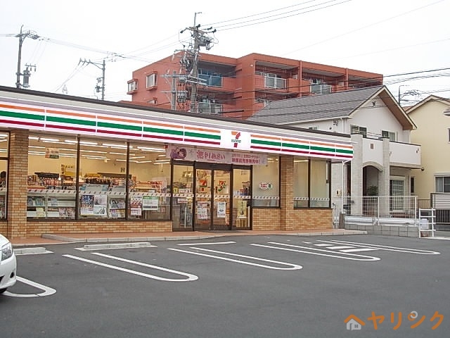 コンビニ　セブンイレブン（コンビニ）まで190m