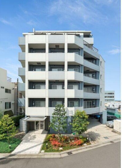 建物外観　オートロック付きです