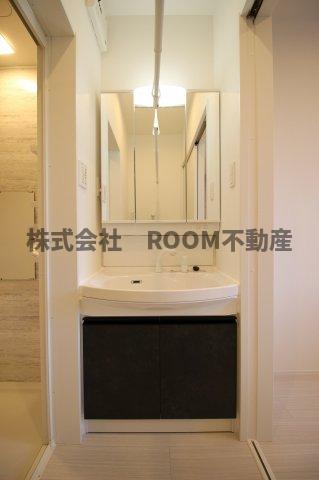 洗面設備　独立洗面台で身支度をすべて済ませてしまいましょう