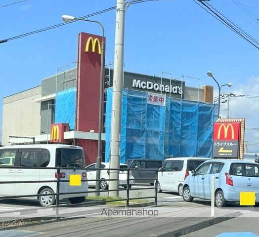 飲食店　マクドナルド１０号高鍋店（飲食店）まで836m