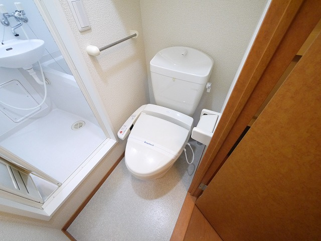 トイレ　清潔感のあるトイレです