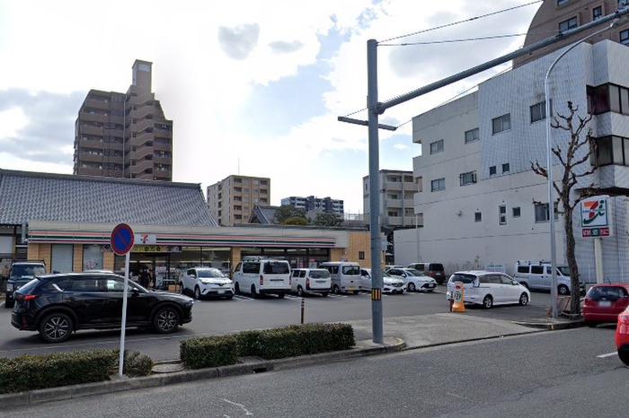 コンビニ　セブンイレブン名古屋泉3丁目店（コンビニ）まで292m