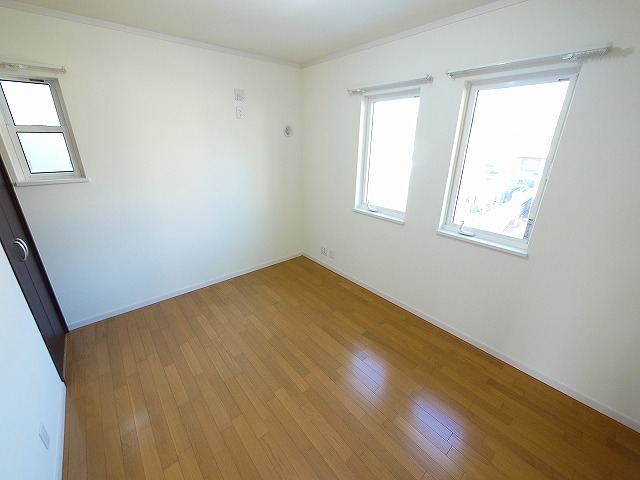 その他部屋・スペース　落ち着いて過ごせるお部屋なので、寝室にいかがでしょうか